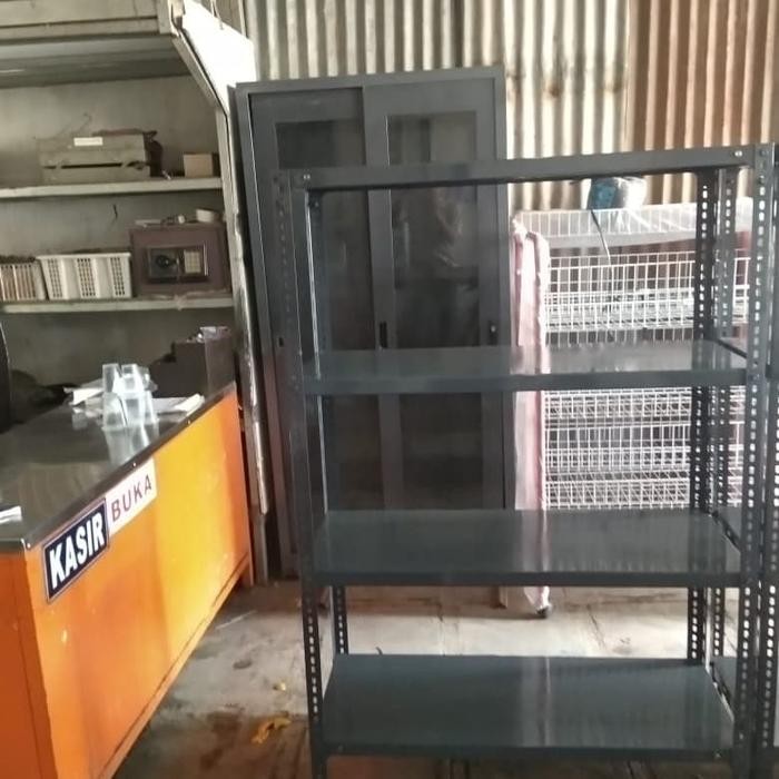 rak besi 4 susun sepatu karet siku