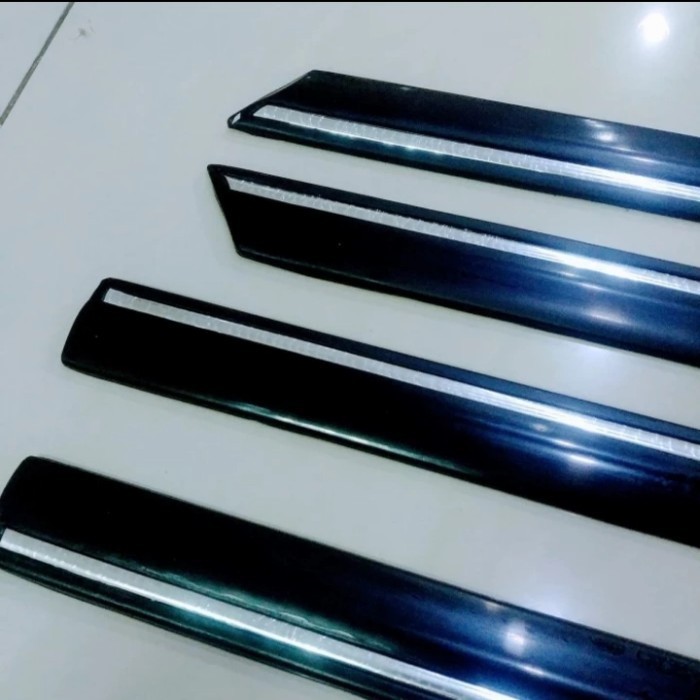 LIS LIST BODY MOBIL KIJANG KAPSUL LGX 1997-2003 HITAM