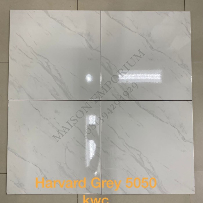 Executive KERAMIK INUM 50X50 HARVAD GREY GLOSSY /KRAMIK LANTAI RUMAH