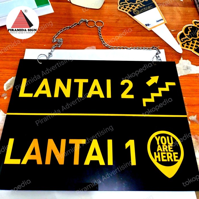 

DISKON SUPER AKRILIK SIGN GANTUNG TULISAN 1 MUKA GANTUNG BOARD LANTAI ARAH DIREKTOR PACKING AMAN