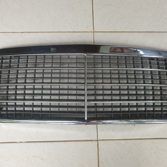 Grill W124 Facelift Second