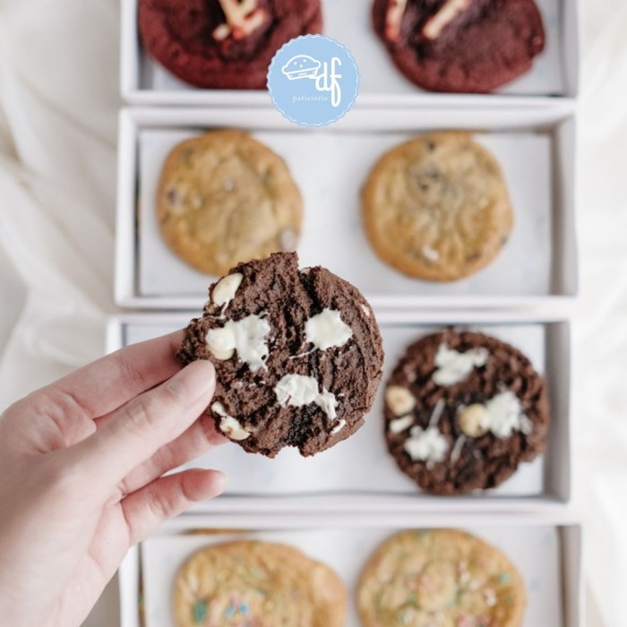 

HALF DOZEN SOFT-BAKED COOKIES (6 PCS) - DF SOFT COOKIES KODE 1168