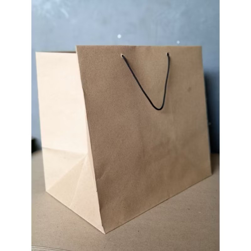 

Paperbag polos coklat ukuran 22x16x21 (paket 12pcs)|Tas kertas |Tas Kado |Tas Souvenir |Paper bag Hampers