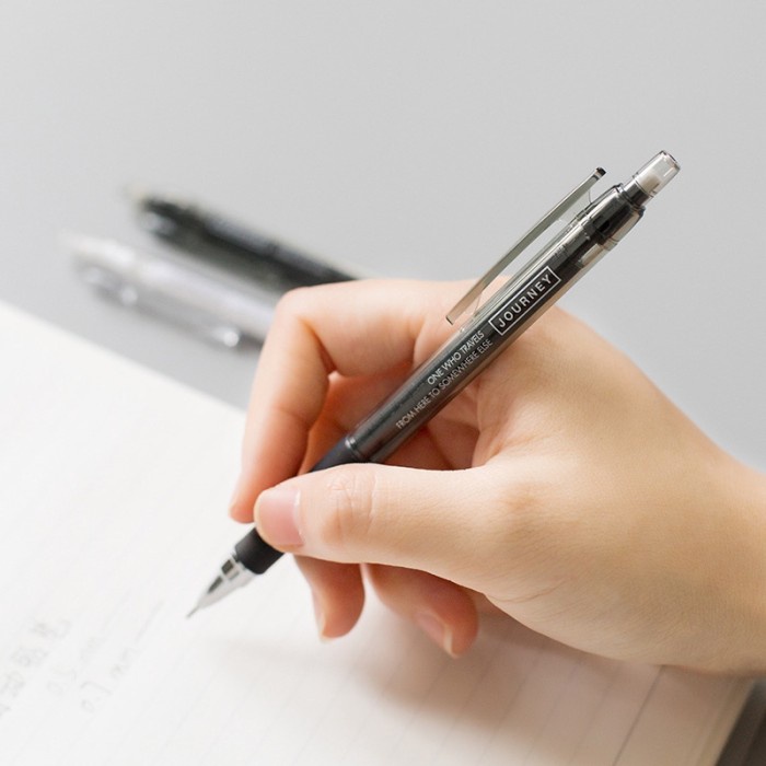 

BERMUTU Pensil Mekanik 0.5mm/0.7mm 2b Untuk Sekolah