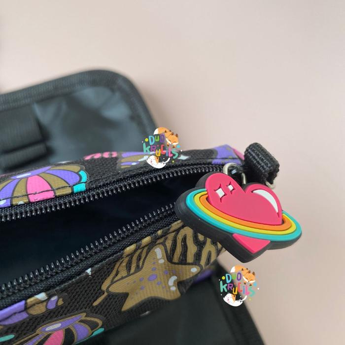 

PROMO SPECIAL TEMPAT PENSIL THREEFOLD anak sekolah perempuan laki laki SGLE import