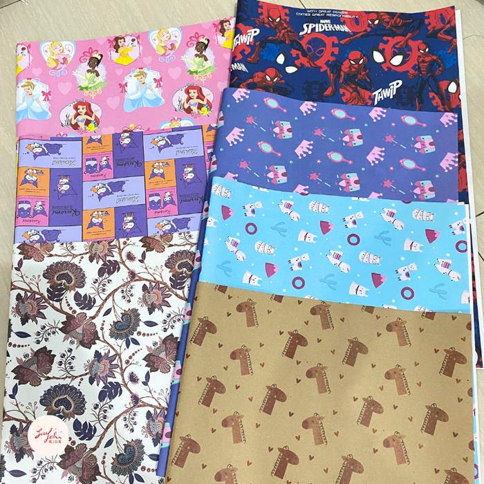 

KODE I SOULLEHA Jasa Bungkus Kado Motif Cewe Cowo