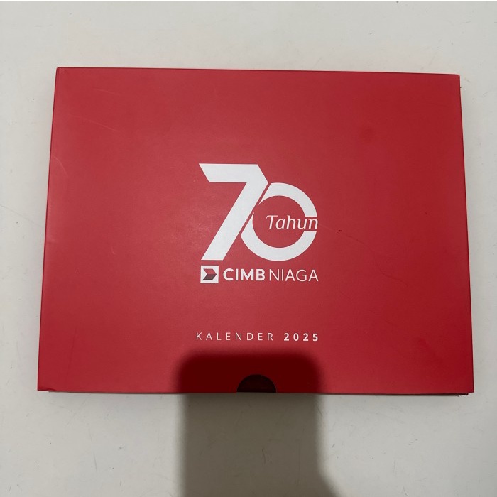 

Kalender Meja Bank CIMB Niaga 2025 Kode 1
