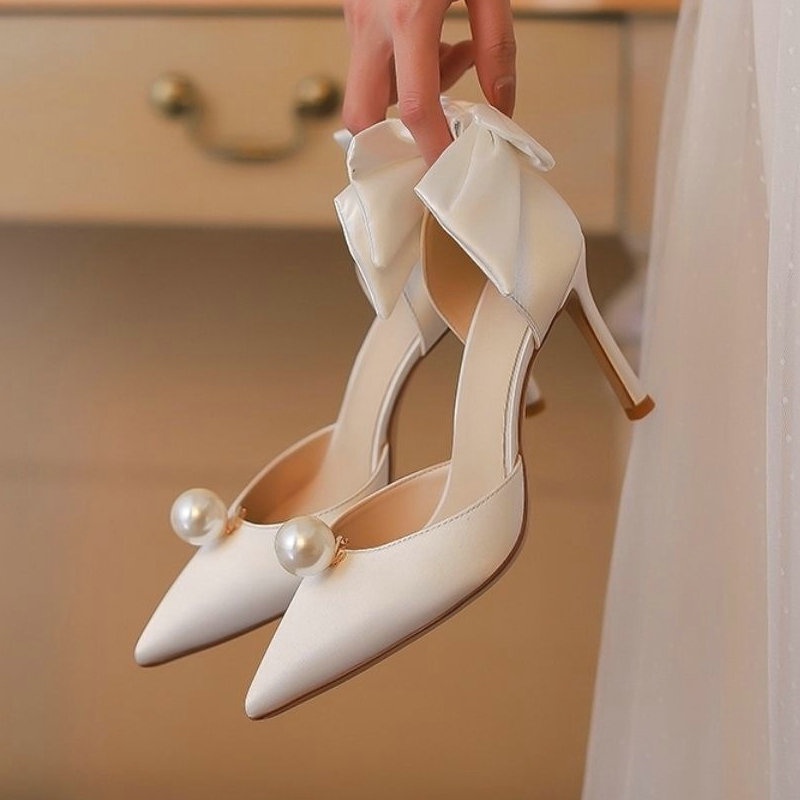2025 Bow Bridal Shoes Pearl Satin White Pearl Main Wedding Dress Heels Wedding Shoes Wear Hollow