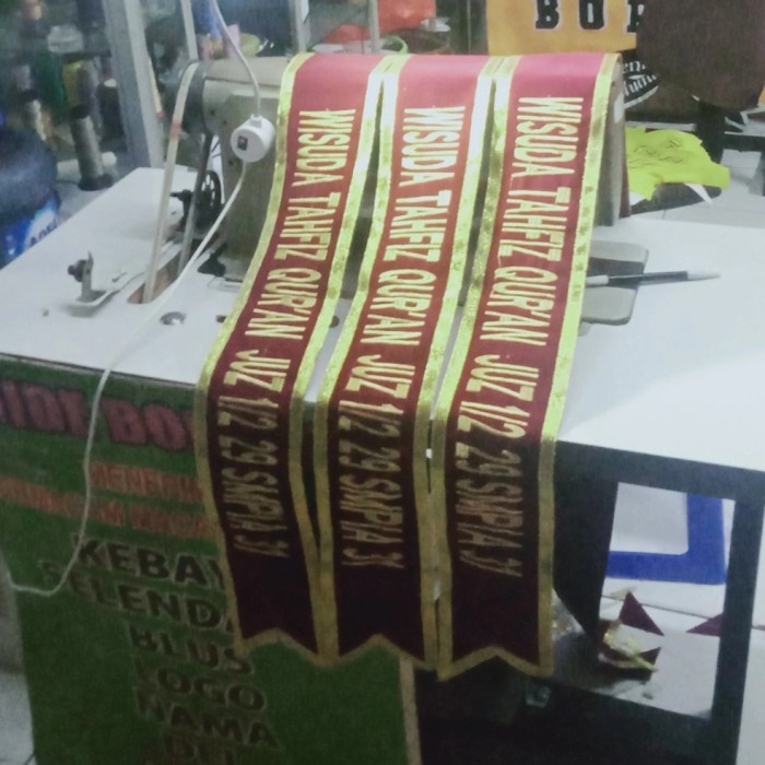 selempang wisuda bludru