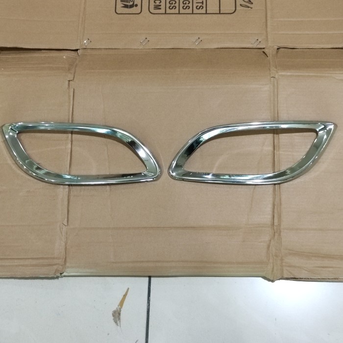 COVER RING GARNISH GARNIS FOGLAMP FOG LAMP TOYOTA YARIS 2012