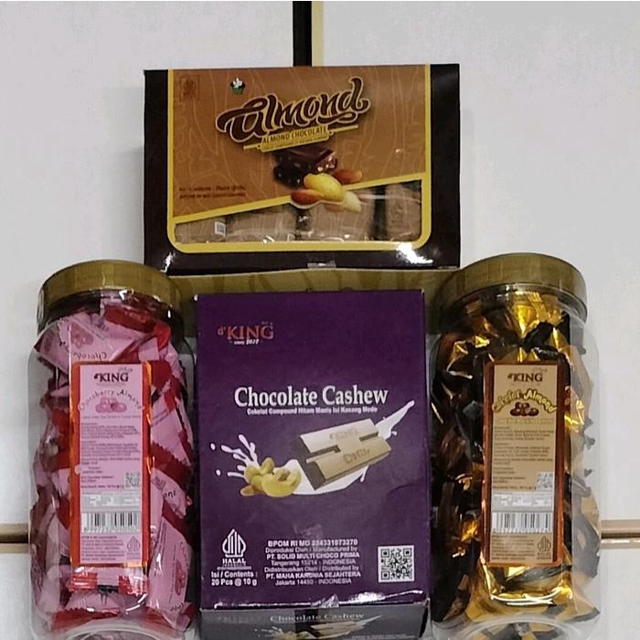 

NeW Aneka Cokelat Kacang Bonibol d'King 1 dus isi 2 Pack dan 2 Toples
