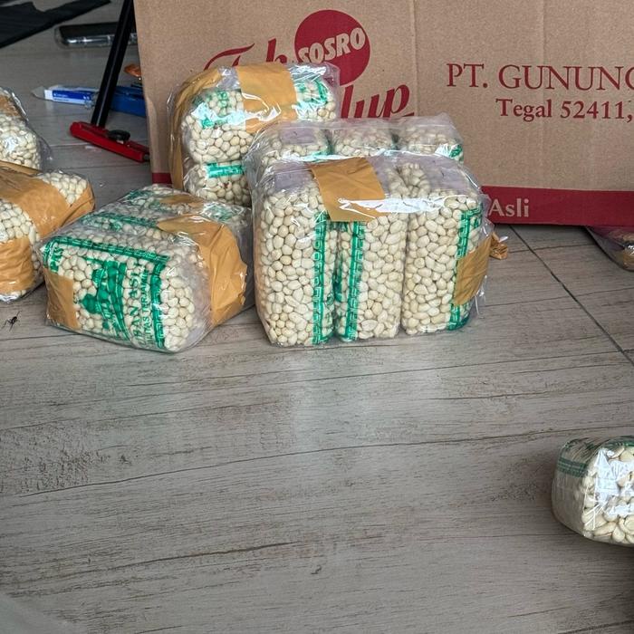 

3 Bungkus Kacang Kupas Tanah Camilan Snacks Food Cemilan 350 Gram