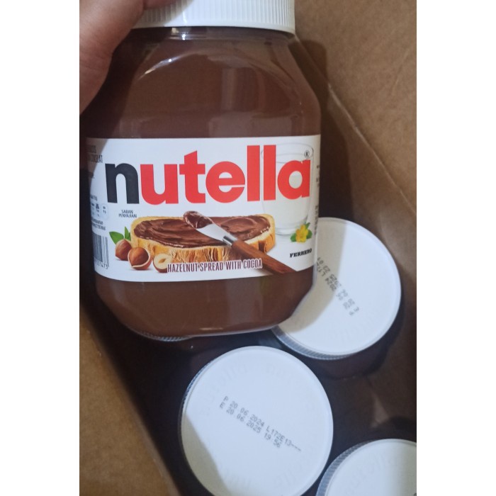 

SELAI NUTELLA COKLAT HAZELNUT 1 KG