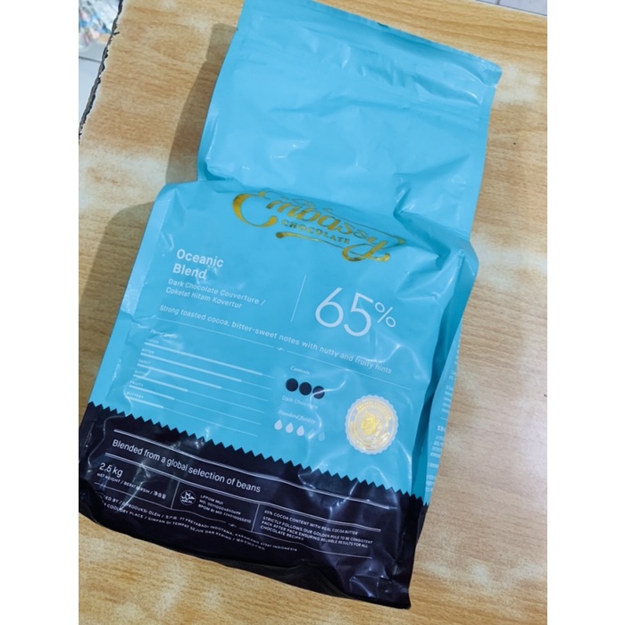 

Tulip easymelt Oceanic Aura 65% chocolate / dark cooking chocolate