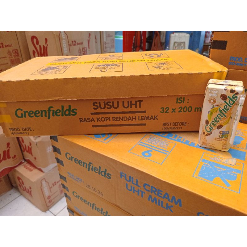 

Susu UHT fresh milk greenfields 200ml isi 32pcs, ED. 11 2025