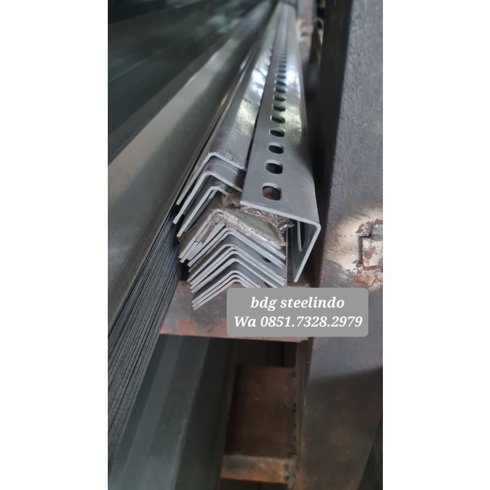 JJyoi- Besi Siku lubang 3 Meter/ Siku Rak/siku lobang 3,6x 3,6cm tebal 2mm