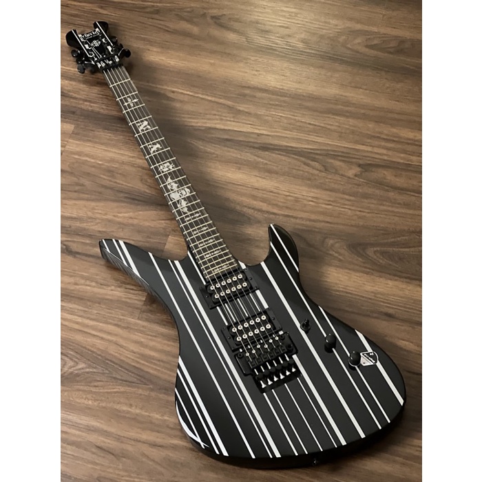 SCHECTER SYNYSTER GATES STANDARD IN BLACK WITH WHITE PINSTRIPES