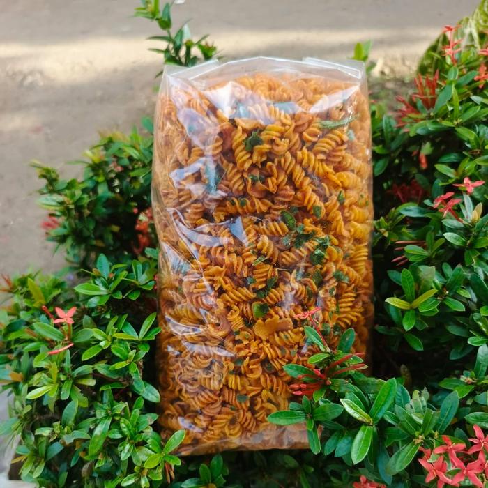 

Makaroni Spiral Pedas Daun Jeruk Ter 1 Kg - Makanan Ringan - Food, Snacks