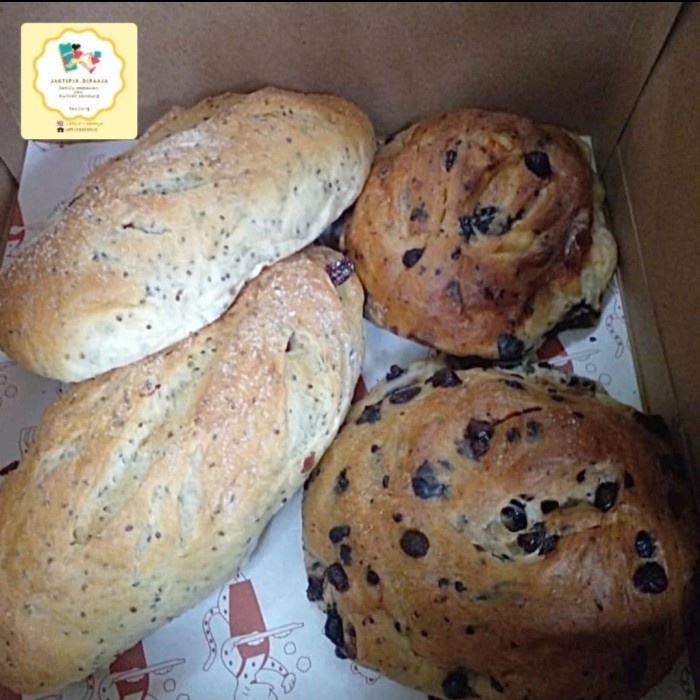 

Ready Stock Jastip Paket Bundling Roti Macan 4 Roti Dan 1 Kopi Gula Aren Packing Aman