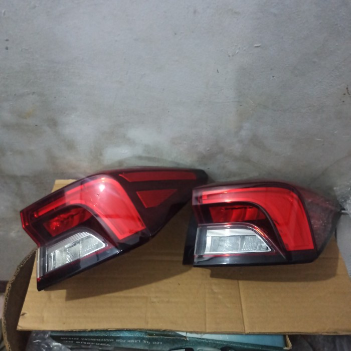 stoplamp avanza xenia veloz tahun 2020-2004 kanan original