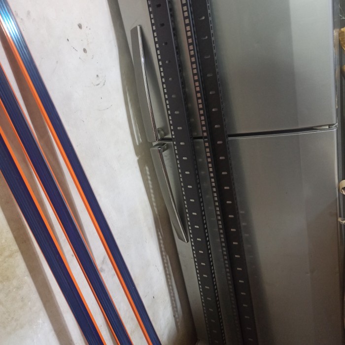 

Besi Rack Mounting 32u - Tinggi 143,5cm