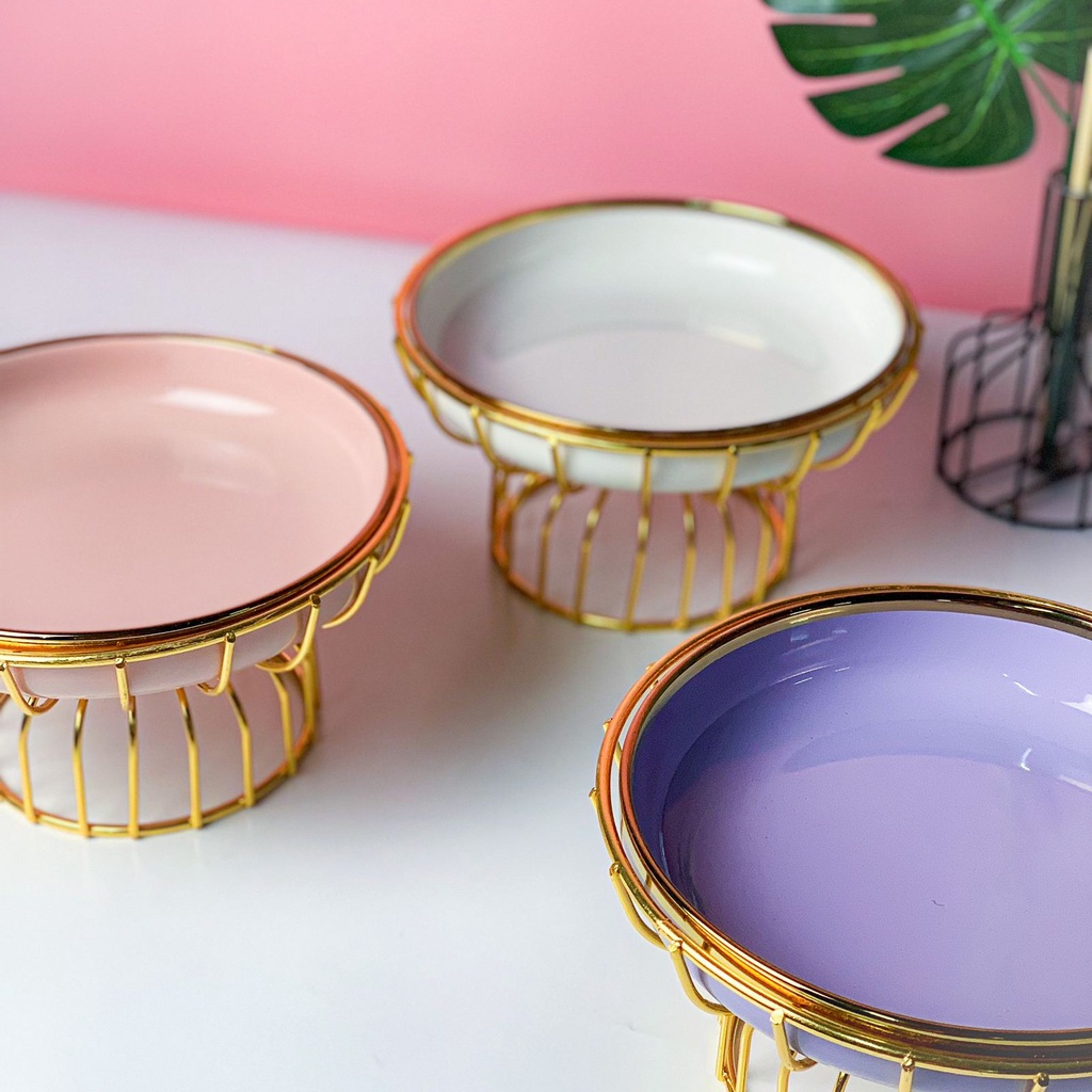

TEMPAT BUAH ATAU MAKANAN TENGAH KERAMIK LIST GOLD ELEGANT MEWAH/ PAJANGAN KERAMIK LIST GOLD ELEGANT