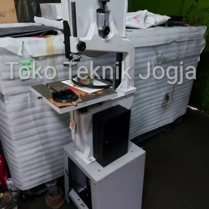 Mesin Band Saw Potong Kayu Ikan Daging Dll