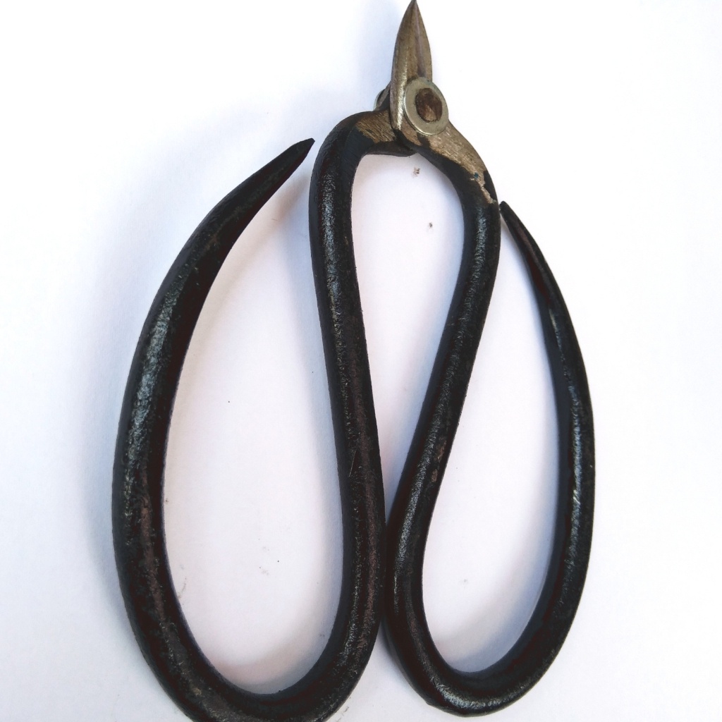 

iK! Gunting Patri Perhiasan Emas