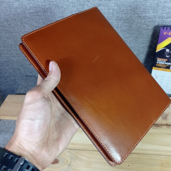 

ATKJaya- Cover Jilid Buku Tulis Kulit Asli Sampul Tebal 100 Lembar