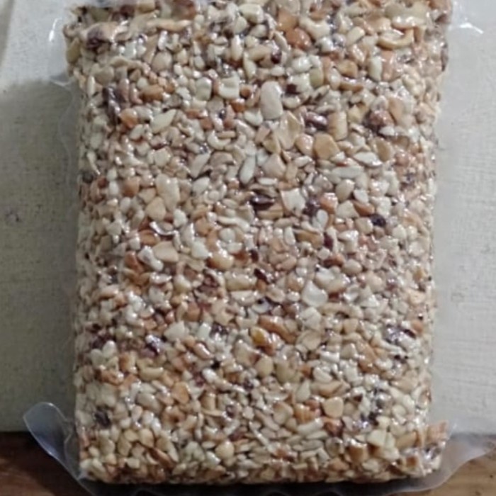 

Kacang mede menir / baby bits / utk sambal bawang atau topping kue