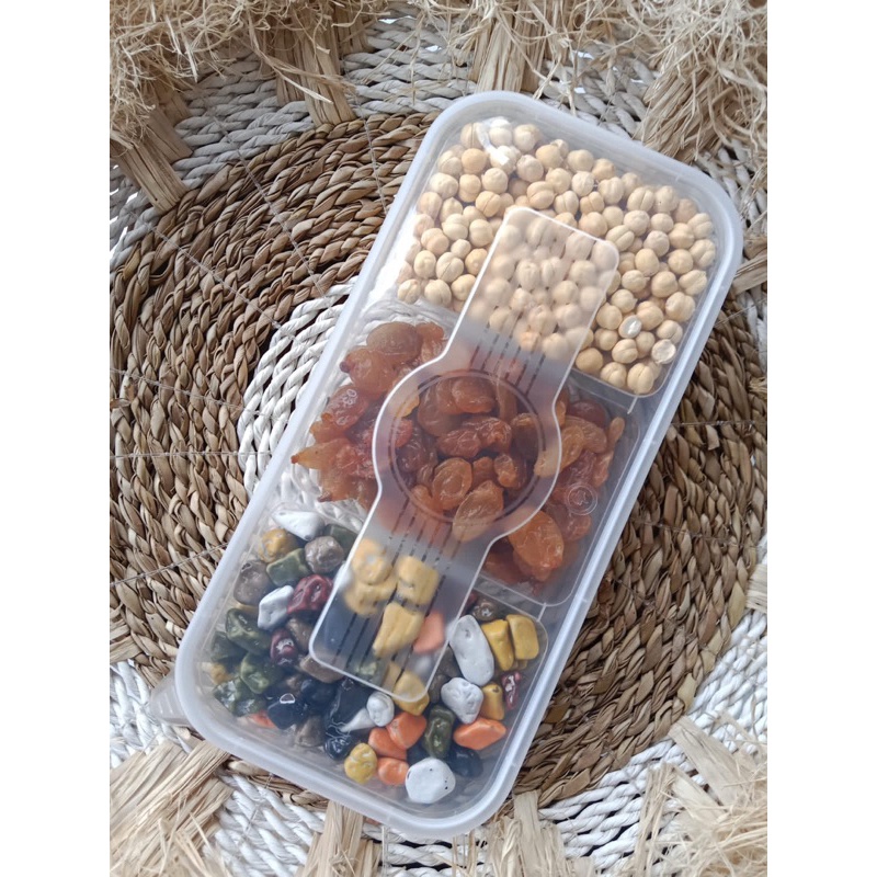 

HJ Paket oleh oleh haji umroh Premium lengkap 3 macam paket coklat kurma Kacang arab Almond