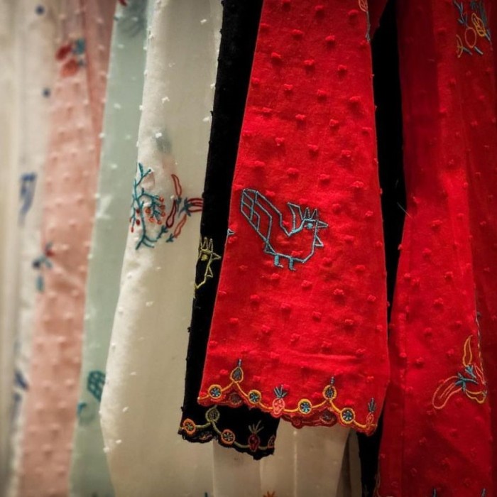 Kebaya Encim Embroidered Batik Bordir Sejauh Mata Memandang