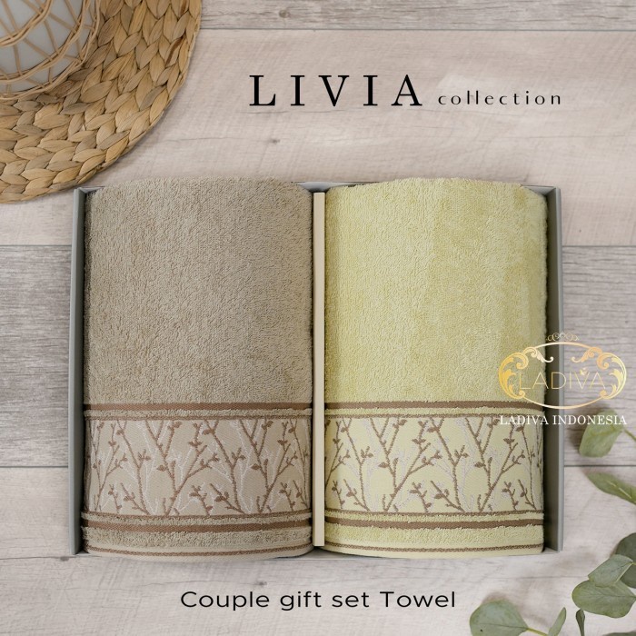 

HAMPERS COUPLE Premium - Handuk Couple LIVIA NO BORDIR + Exclusive Box