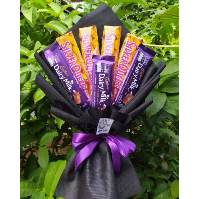 

HJ (S) Buket PREMIUM COKLAT ELEGAN /paket/bingkisan Snack Ulang Tahun/Ultah/ Wisuda/Kado/Hadiah