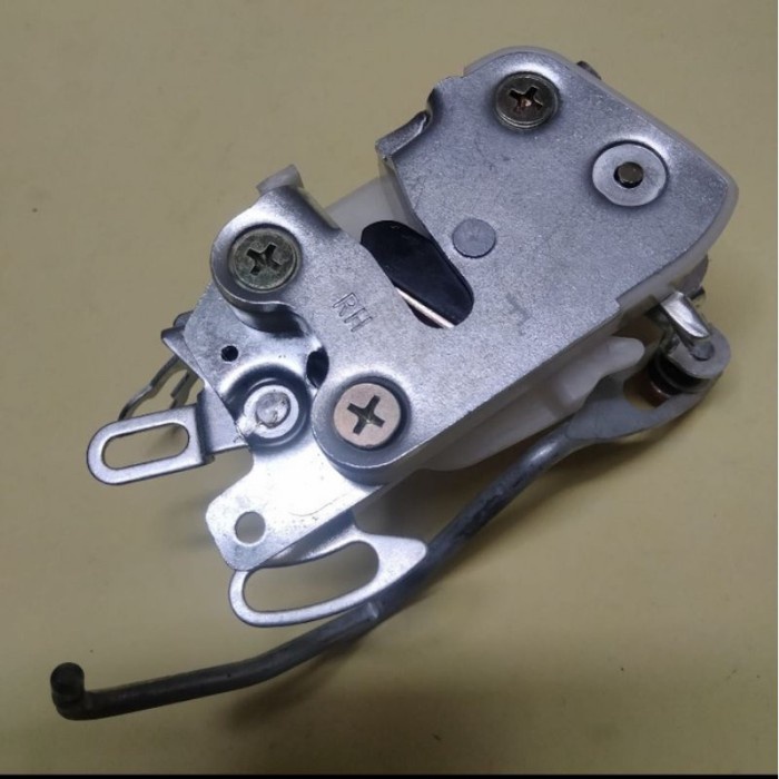 Door Lock Pintu Belakang / Bagasi Panther Lama Kotak Body Astra Asli 100%