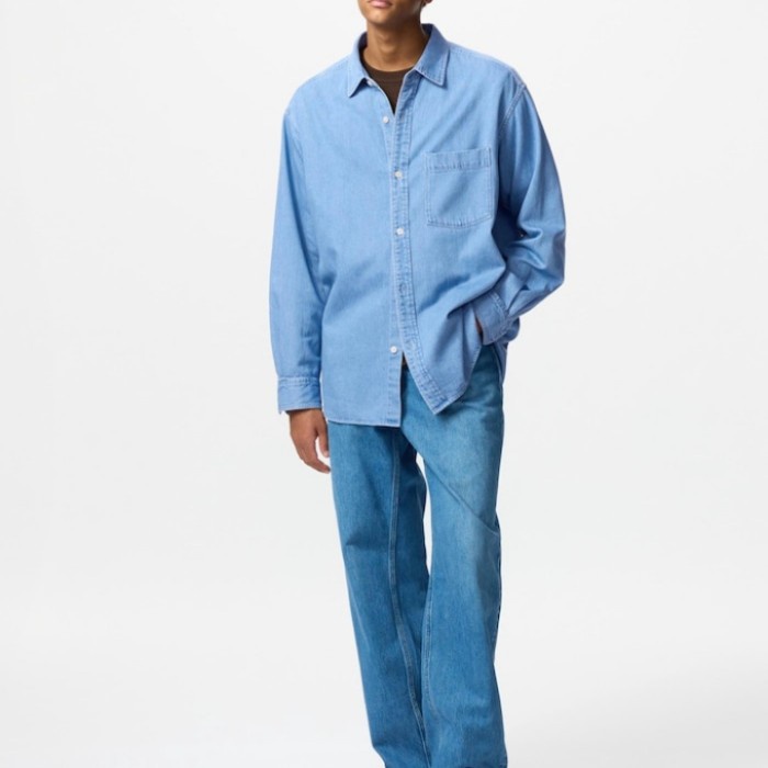 Kemeja Denim Pria Lengan Panjang Polos Uniqlo Original Asli