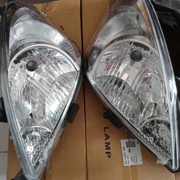 Head Lamp / Lampu Depan Toyota Innova 2005-2011 Depo