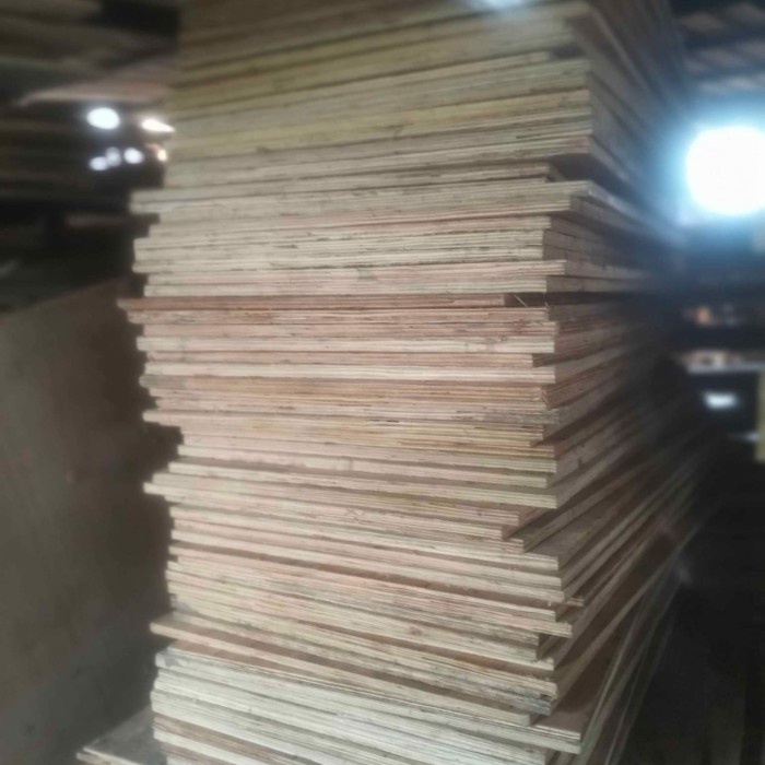 Triplek lokal 12mm / triplek 12mm area batam