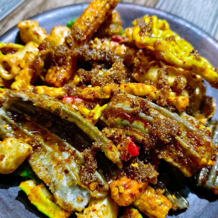 

AS Campur Seblak Kering Cikruh Renyah Gurih dengan Kerupuk Campuran