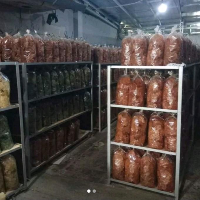 Mulya Snack Keripik Kaca Pedas Daun Jeruk 1 Kg / Kripik Kaca Pedas 1 Kg Kering Singkong Food