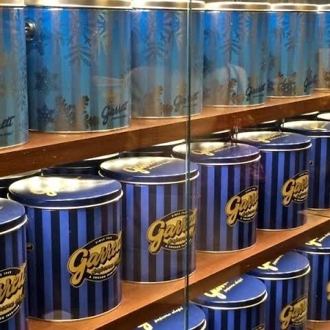 

Garrett Popcorn Petite Tin Fresh Sealed - All Variant (Hand Carry)