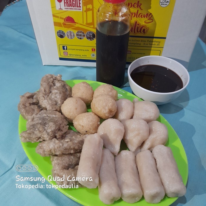 

pempek ikan tenggiri asli palembang isi 100