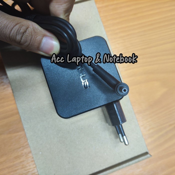 Original Adaptor Asus ADP-45DW A, ADP-45BW A, ADP-45DW Z 19V 2.37A Dc 4.0x1.35mm 45W