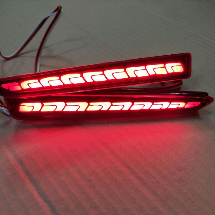 Lampu reflektor bumper belakang mobil Raize / Rocky led reflector bemper