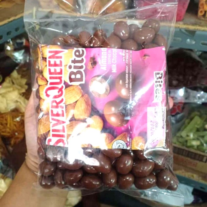 

BARANG TERLARIS Coklat Silverqueen bites almond repack 500gr