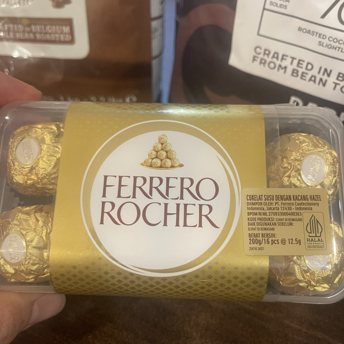 

BARANG TERLARIS Ferrero Rocher T16 isi 16pcs 200 gr Ferero Ferrerro Fererro