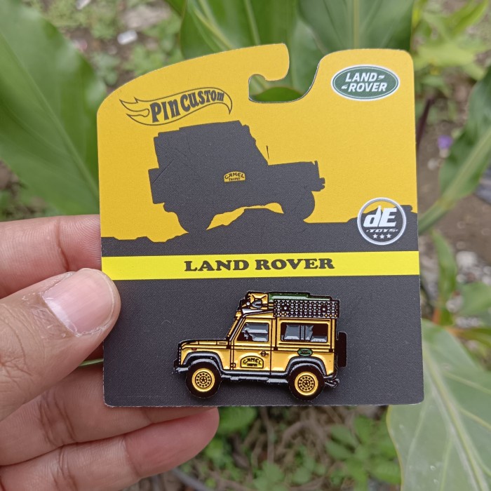 Pin Diecast Land Rover Camel Trophy