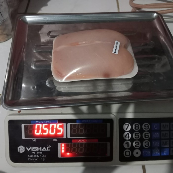 

Lezat- Dada Ayam Fillet Chicken Boneess Dada tanpa kulit 500gr