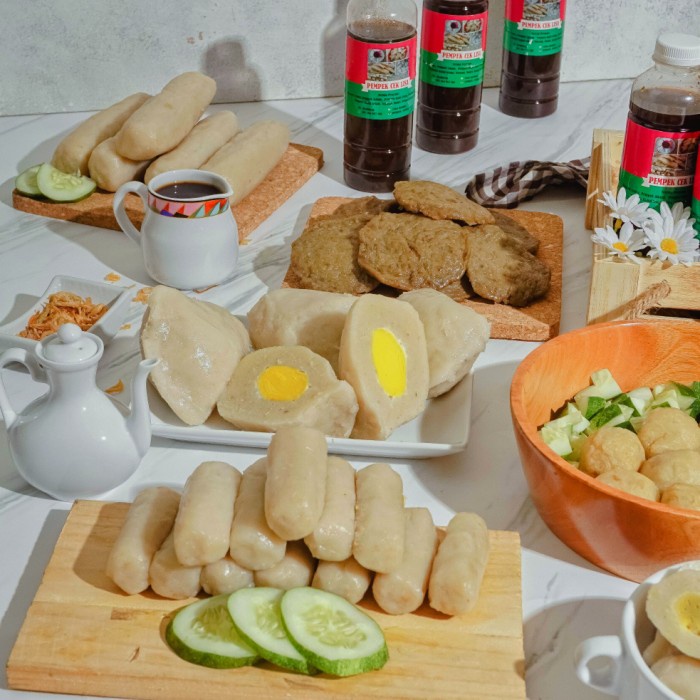 

Lezat- PEMPEK PALEMBAMG PAKET KAPAL SELAM ISI 5PCS/1KG + CUKO