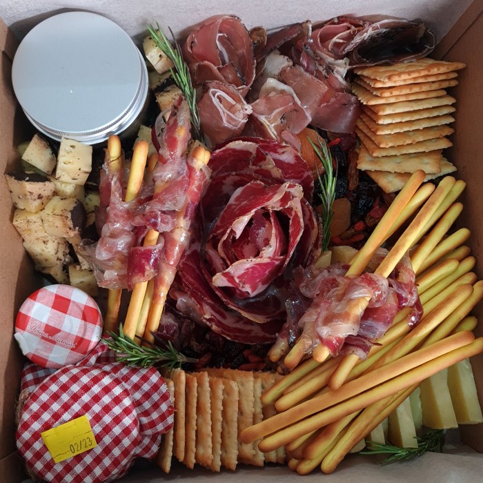 

Hot Sale Charcuterie Board Package Readyy